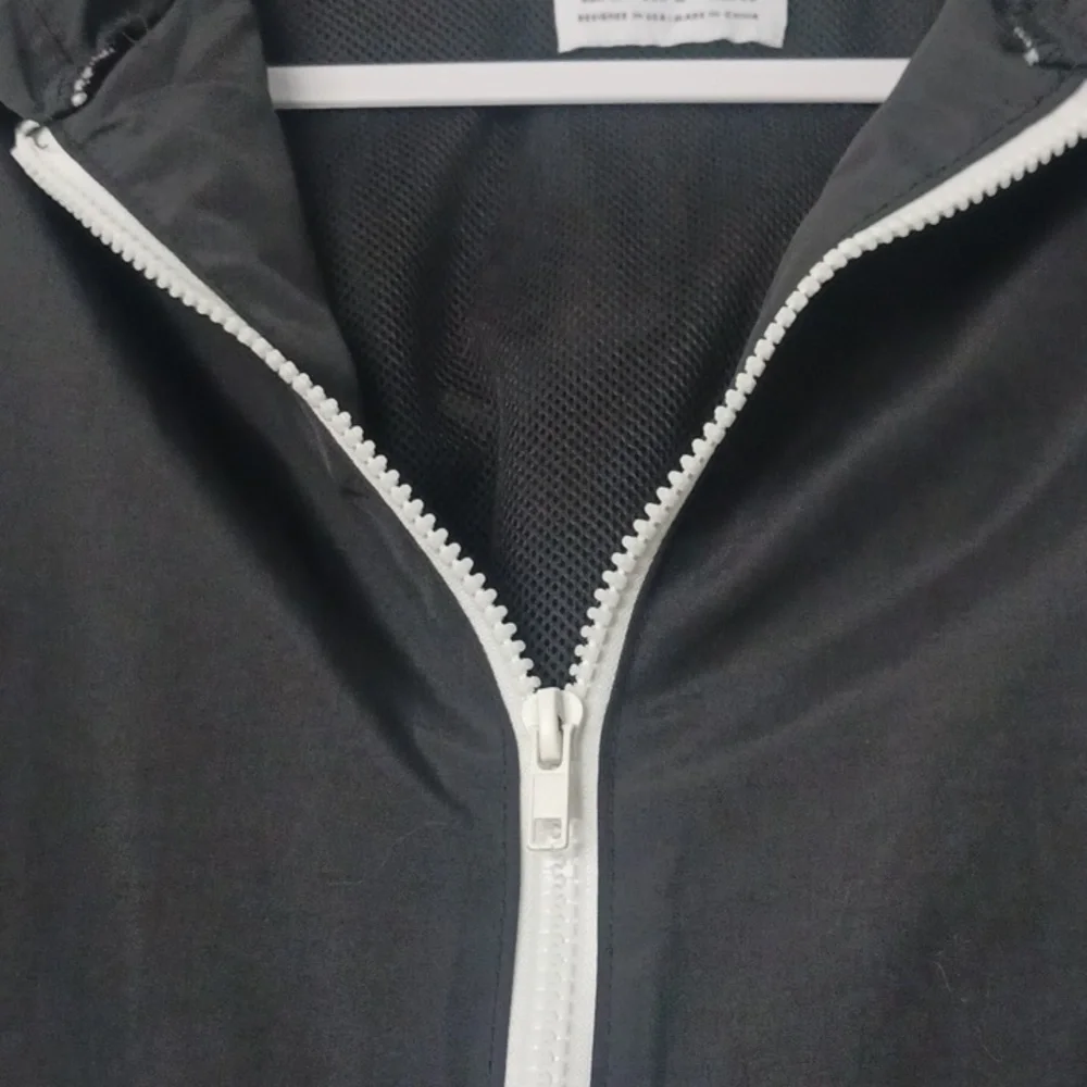 Craft + Flow Hooded Windbreaker